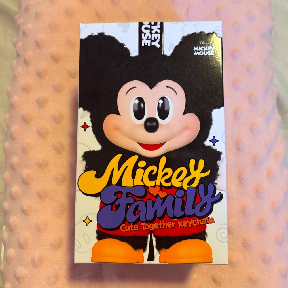 New POP MART Disney Mickey Family Cute Together Keychain Series (1 Blind Box)